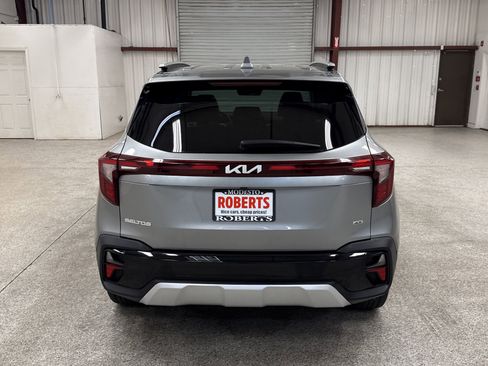 Used 2024 Kia Seltos EX image 17