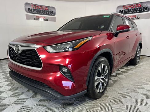 Used 2023 Toyota Highlander XLE FWD image 8