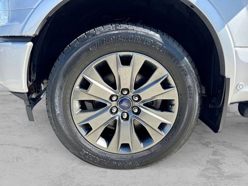 Used 2019 Ford F150 Lariat w/ Equipment Group 502A Luxury AWD/4WD image 17