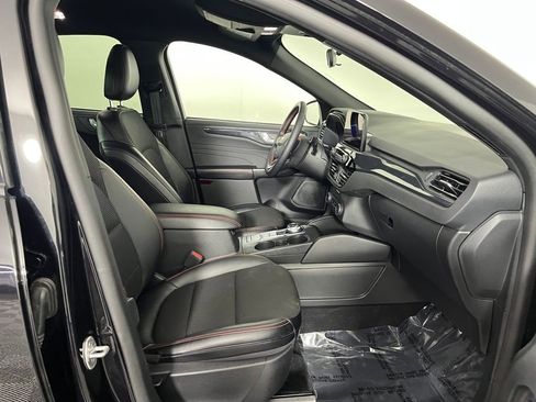 Used 2025 Ford Escape ST-Line image 17