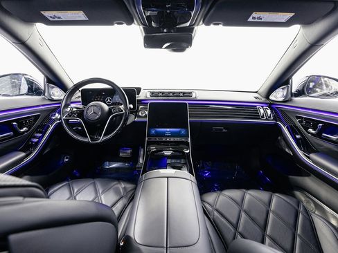 Used 2023 Mercedes-Benz Maybach S 680 4MATIC w/ Manufaktur Leather Package image 28