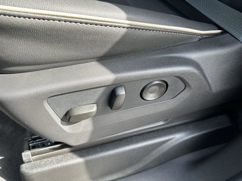 New 2026 GMC Yukon Elevation image 12