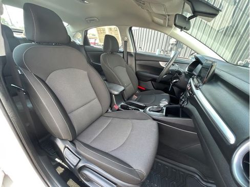 Used 2023 Kia Forte LXS FWD image 19