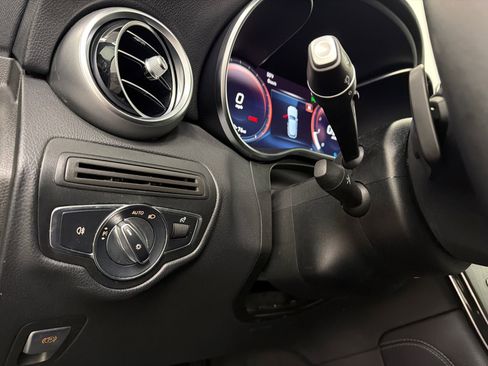 Used 2021 Mercedes-Benz GLC 300 4MATIC image 28