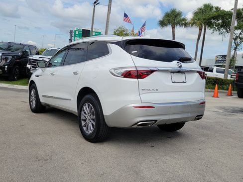 Used 2024 Buick Enclave Essence FWD image 7