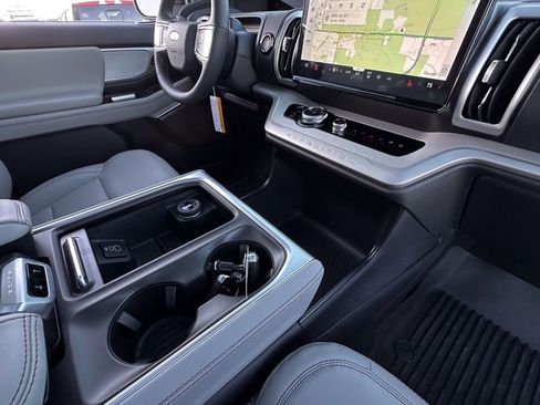 New 2025 Ford Expedition Active image 37