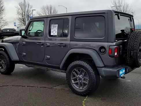 Used 2024 Jeep Wrangler Sport image 6