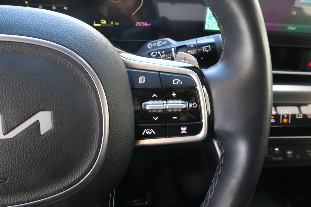 Used 2025 Kia Carnival SX Prestige FWD image 24