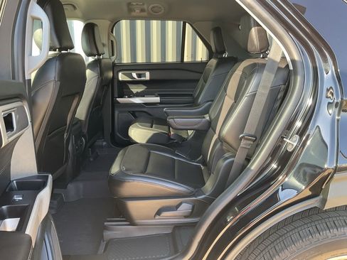 Used 2023 Ford Explorer XLT w/ Equipment Group 202A image 18