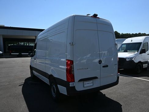 Used 2025 Mercedes-Benz Sprinter 2500 image 4