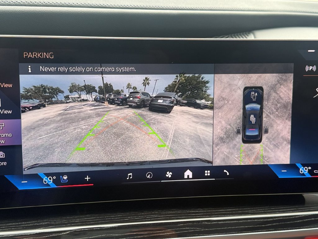 Used 2025 BMW i7 eDrive50 w/ M Sport Package RWD image 20