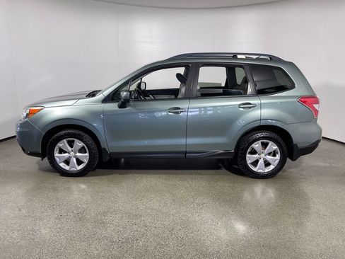 Used 2016 Subaru Forester 2.5i Premium w/ All-Weather Package AWD/4WD image 6