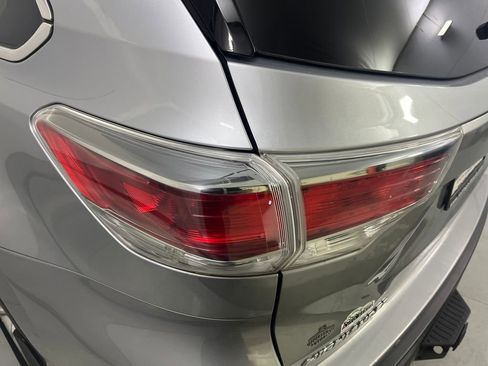Used 2015 Toyota Highlander Limited Platinum image 43