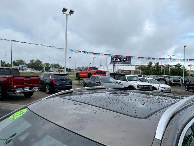 Used 2015 Cadillac SRX Luxury w/ Driver Awareness Package AWD/4WD image 9