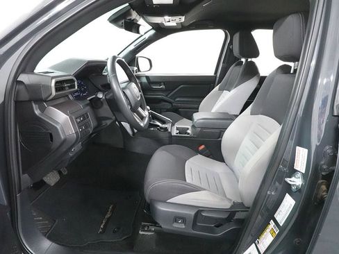 Used 2025 Toyota Tacoma TRD Off-Road image 22