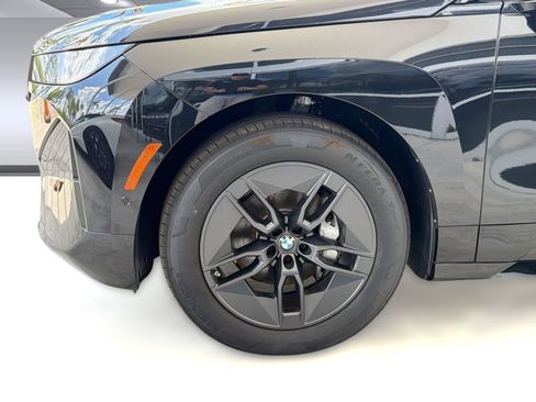 Used 2026 BMW iX xDrive60 w/ Premium Package AWD/4WD image 13