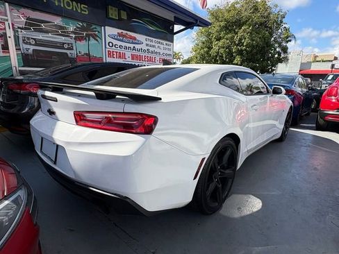 Used 2018 Chevrolet Camaro LT image 4