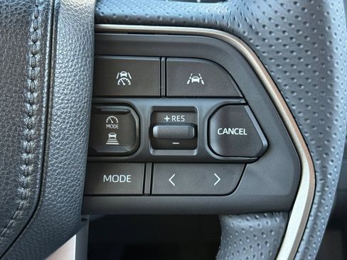 New 2026 Toyota 4Runner SR5 AWD/4WD image 30