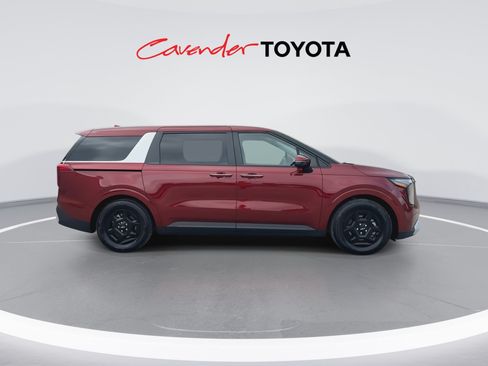 Used 2026 Kia Carnival FWD image 9