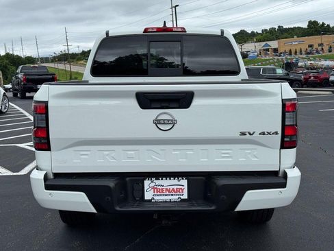 Used 2022 Nissan Frontier SV AWD/4WD image 4