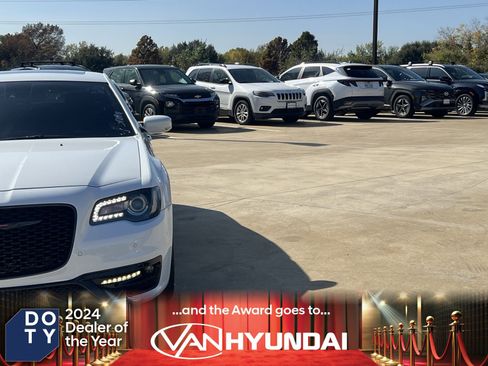 Used 2023 Chrysler 300 S w/ Comfort Group image 3