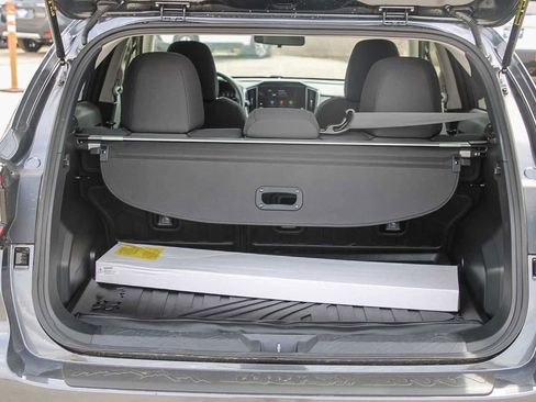 Used 2025 Subaru Crosstrek 2.0i Premium image 25