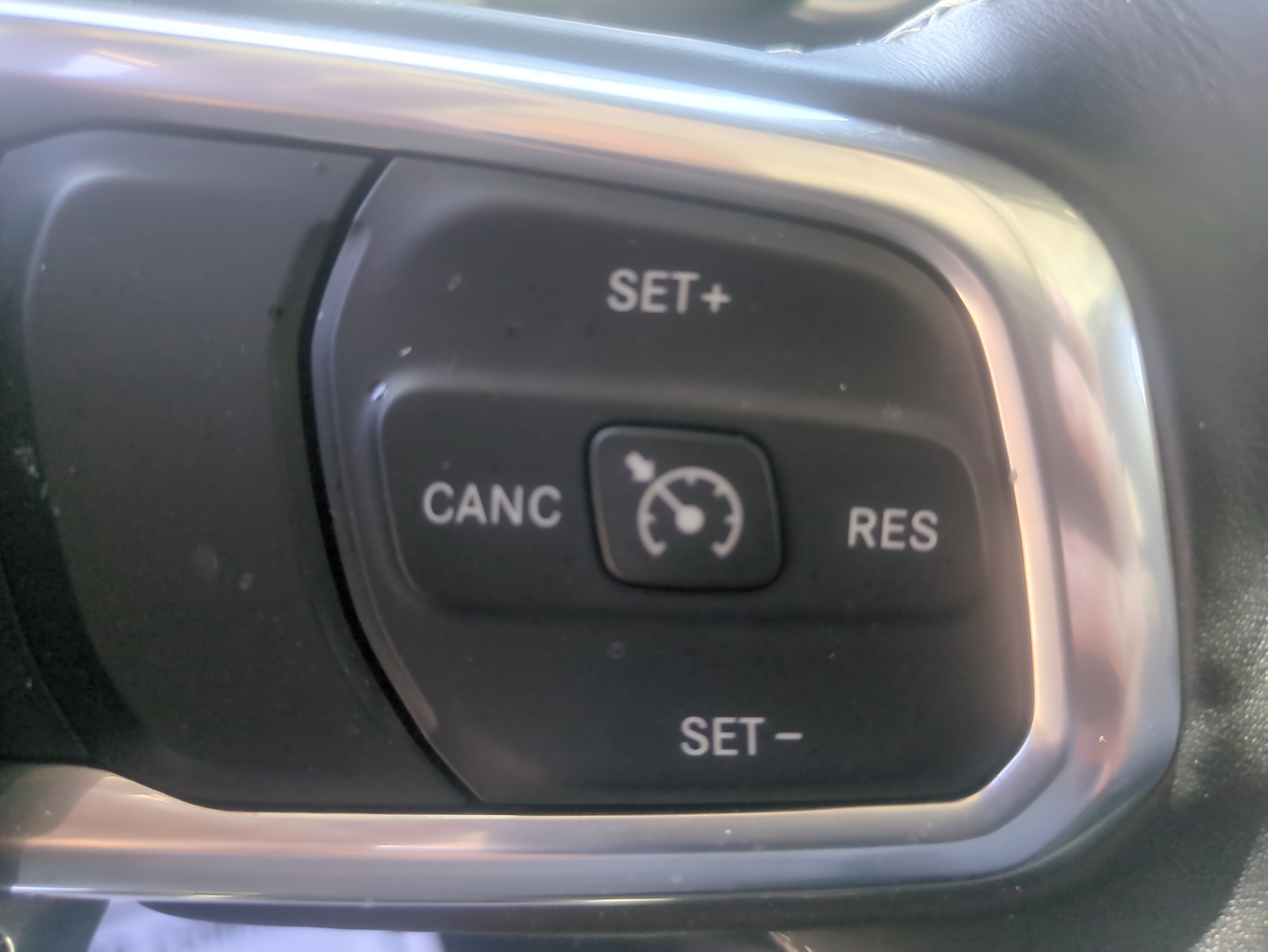 Used 2023 Jeep Wrangler Unlimited Sahara w/ Cold Weather Group AWD/4WD image 15