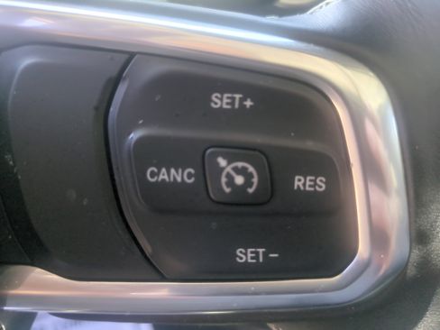 Used 2023 Jeep Wrangler Unlimited Sahara w/ Cold Weather Group AWD/4WD image 15