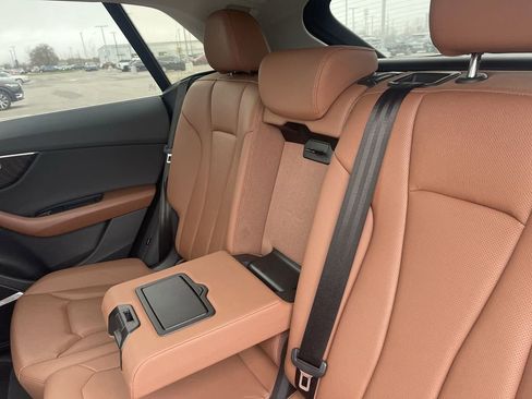 Used 2022 Audi Q8 Premium Plus image 38