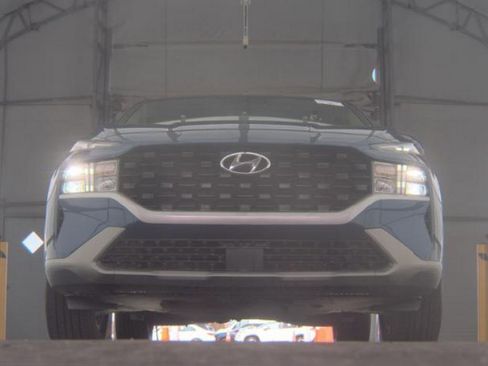 Used 2023 Hyundai Santa Fe SE image 3