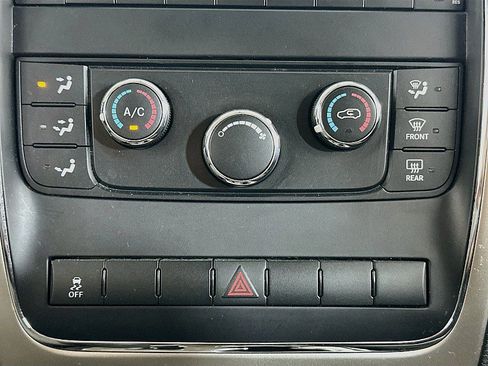 Used 2013 Jeep Grand Cherokee Laredo AWD/4WD image 15