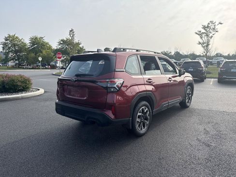 Used 2025 Subaru Forester AWD/4WD image 4