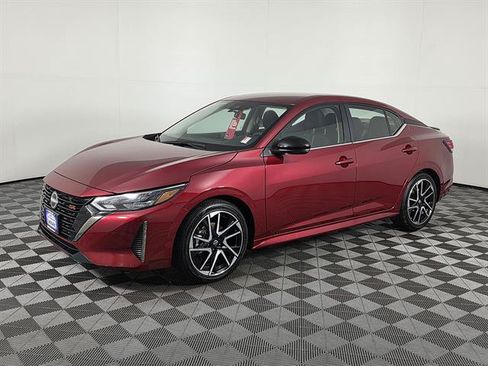 Used 2024 Nissan Sentra SR FWD image 9