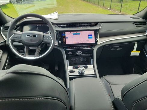 New 2026 Jeep Grand Cherokee L Limited AWD/4WD image 13