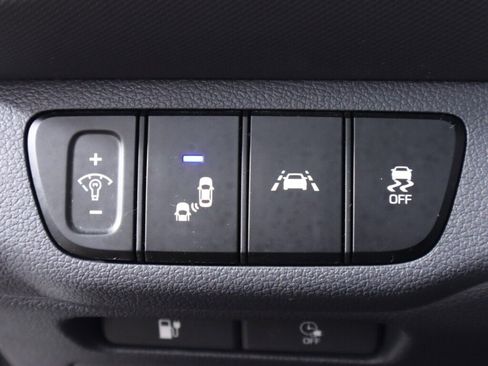 Used 2020 Hyundai Ioniq Limited image 10