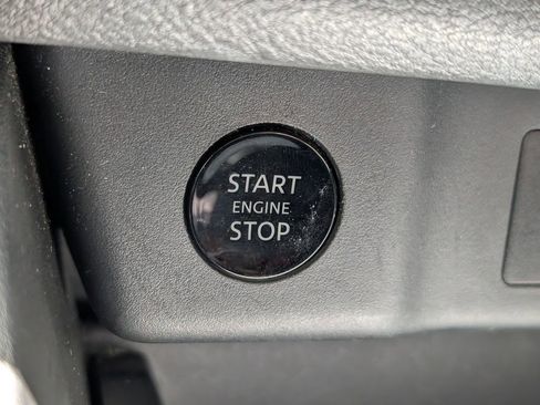 Used 2024 Nissan Rogue SV FWD image 27