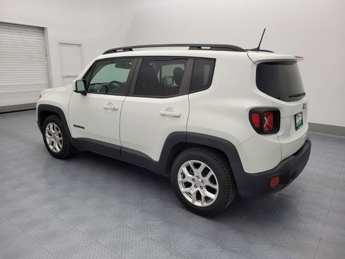 Used 2018 Jeep Renegade Latitude w/ Popular Equipment Group FWD image 3
