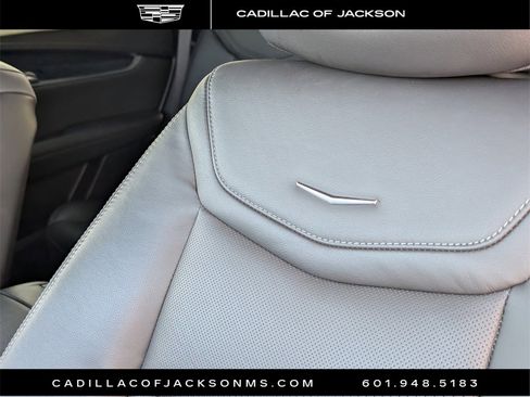 Used 2025 Cadillac XT5 Premium Luxury image 23