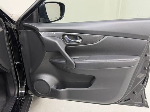 Used 2017 Nissan Rogue S FWD image 15