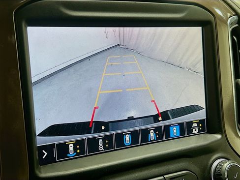 Used 2021 Chevrolet Silverado 2500 High Country image 14