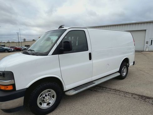 Used 2023 Chevrolet Express 2500 w/ Driver Convenience Package image 32