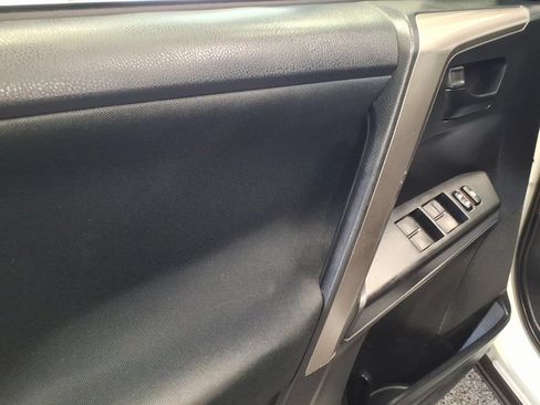 Used 2017 Toyota RAV4 LE w/ Carpet Mat Package AWD/4WD image 8