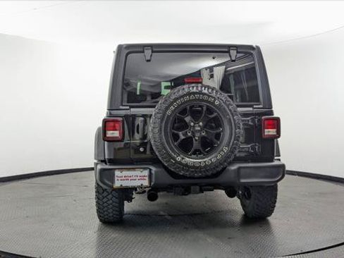 Used 2018 Jeep Wrangler Unlimited Sport S AWD/4WD image 7