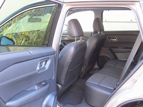 Used 2024 Nissan Rogue Platinum w/ Platinum Premium Package image 14