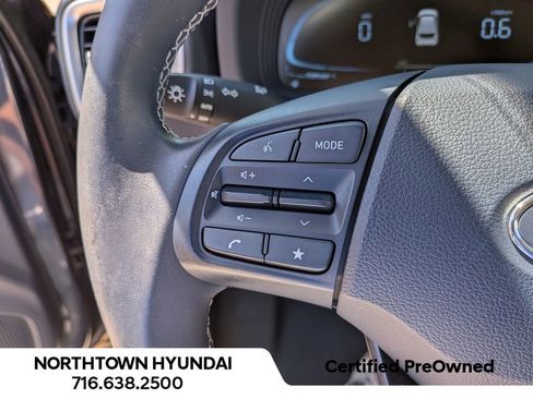 Used 2023 Hyundai Venue Limited FWD image 29