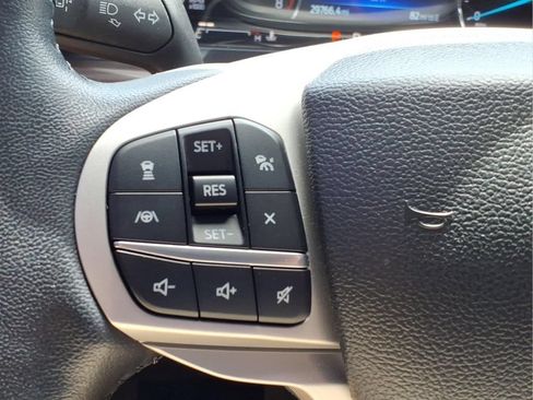 Used 2023 Ford Explorer Limited w/ Equipment Group 301A AWD/4WD image 23