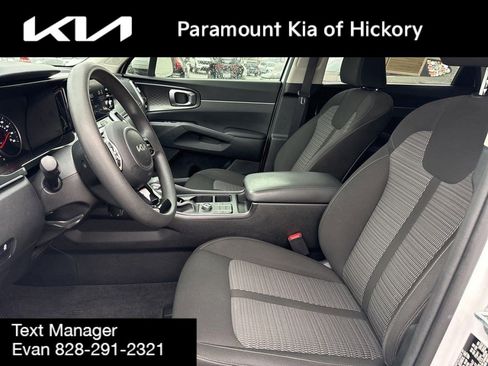 Used 2023 Kia Sorento LX image 23