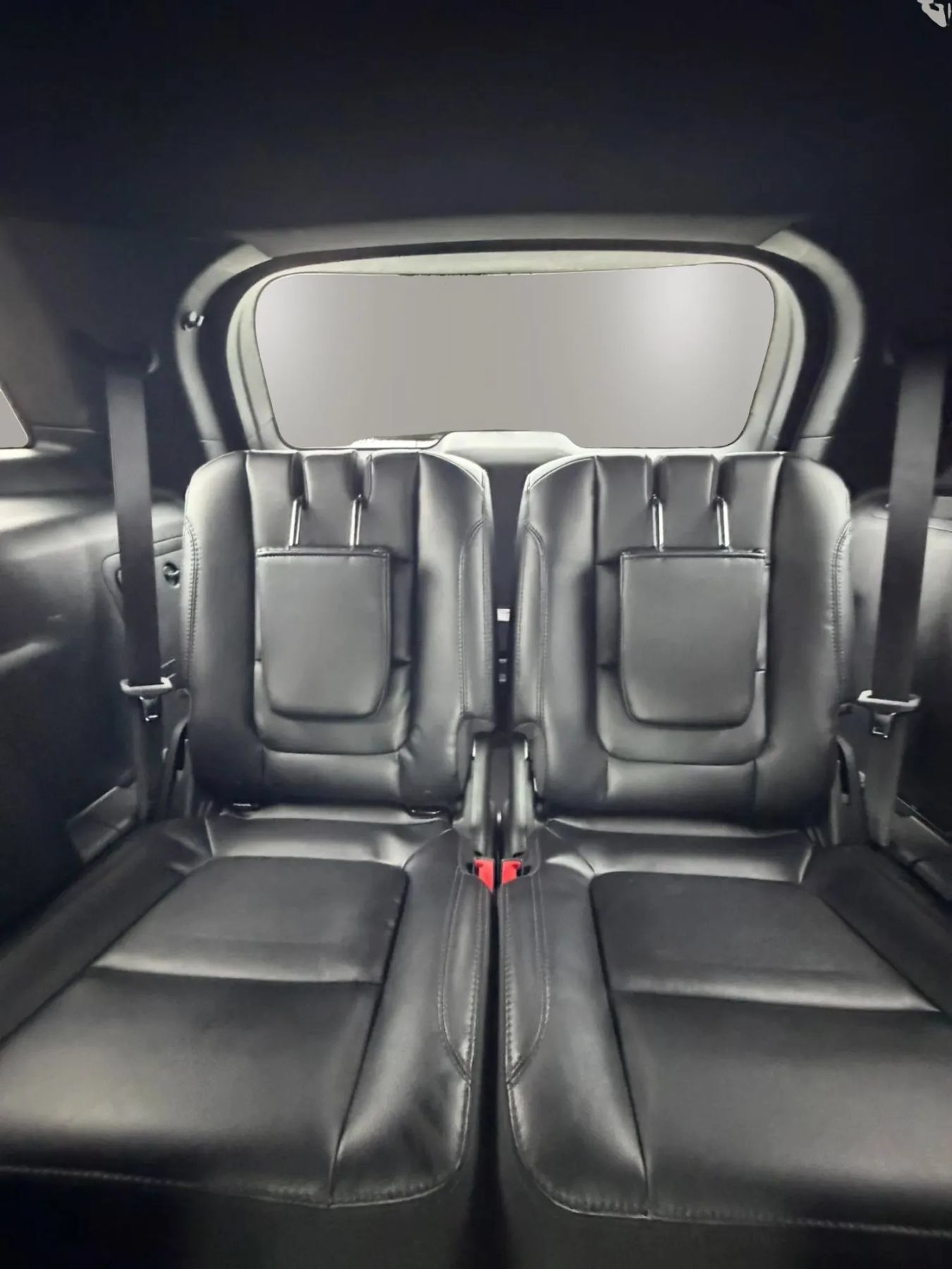 Used 2018 Ford Explorer XLT w/ Equipment Group 202A AWD/4WD image 13