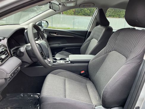 Used 2025 Toyota Camry LE image 35