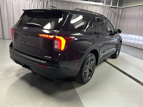 Used 2025 Ford Explorer ST-Line w/ ST-Line Street Pack AWD/4WD image 7